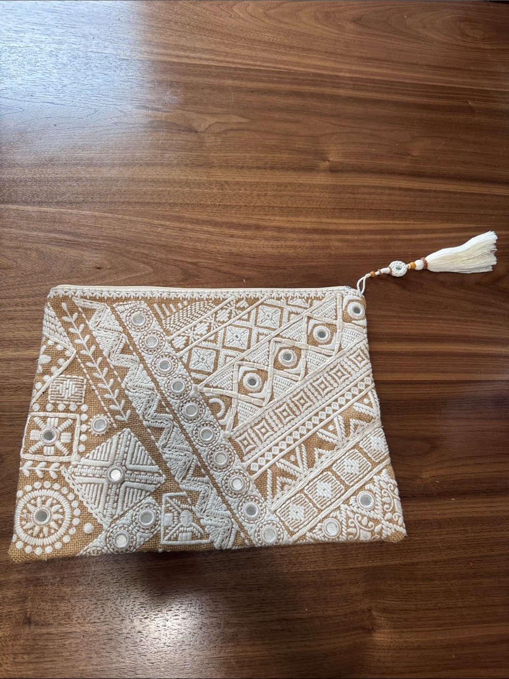 Star mela XL embroidered clutch